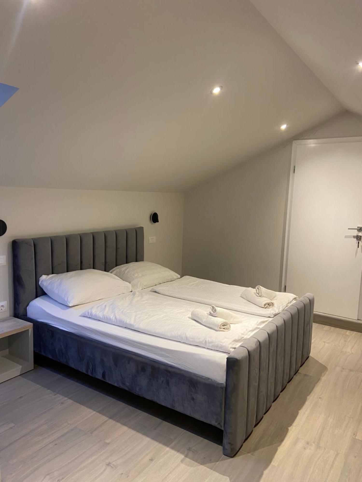 H&h - Adults Only Bed & Breakfast